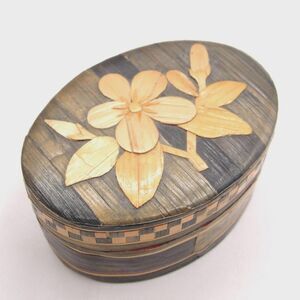 Vintage Straw Marquetry Trinket Pill Box Oval Floral Inlay Wheat Straw Folk Art